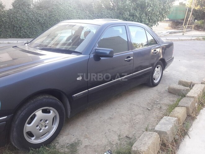 Mercedes E 200 1998, 288,000 km - 2.0 l - Bakı