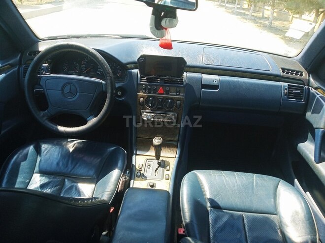 Mercedes E 240 2000, 123,332 km - 2.4 л - Sumqayıt