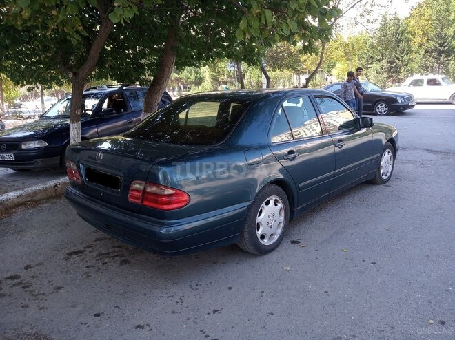 Mercedes E 240 2000, 123,332 km - 2.4 л - Sumqayıt