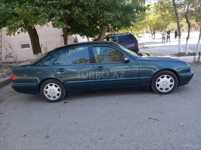 Mercedes E 240 2000, 123,332 km - 2.4 л - Sumqayıt