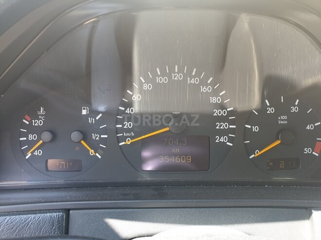 Mercedes E 220 1999, 355,000 km - 2.2 l - Bakı