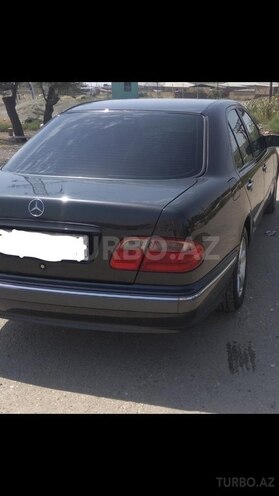 Mercedes E 240 2001, 243,000 km - 2.6 l - Bakı