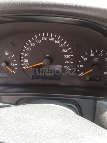 Mercedes E 240 2001, 243,000 km - 2.6 l - Bakı