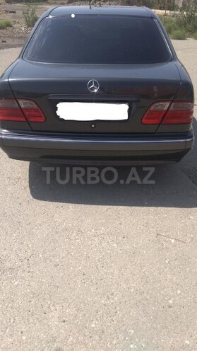 Mercedes E 240 2001, 243,000 km - 2.6 l - Bakı