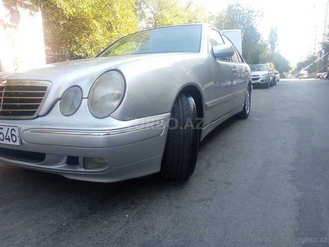 Mercedes E 220 2000, 327,000 km - 2.2 l - Bakı