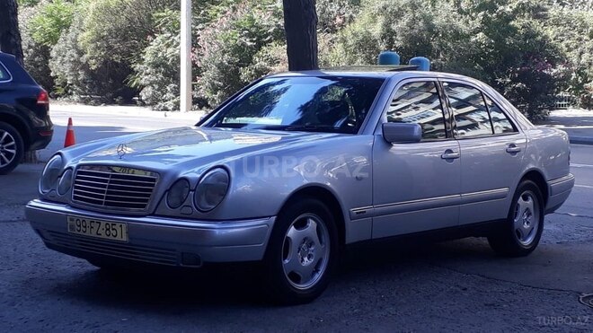 Mercedes E 240 1999, 231,200 km - 2.4 l - Bakı