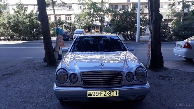 Mercedes E 240 1999, 231,200 km - 2.4 l - Bakı