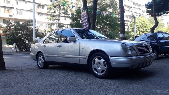 Mercedes E 240 1999, 231,200 km - 2.4 l - Bakı