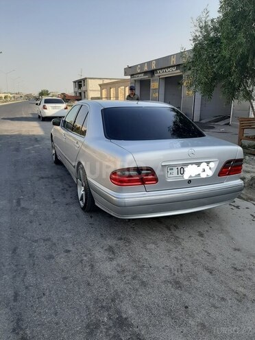 Mercedes E 240 2001, 315,000 km - 2.6 l - Bakı