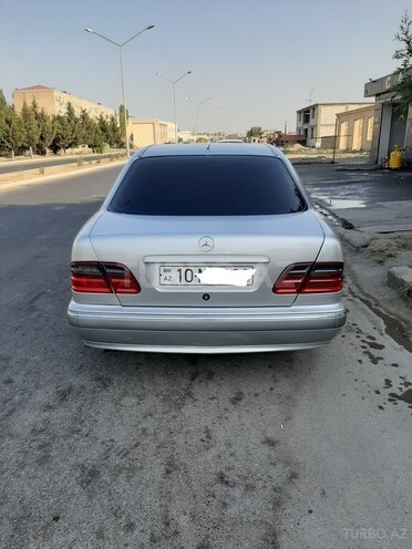 Mercedes E 240 2001, 315,000 km - 2.6 l - Bakı