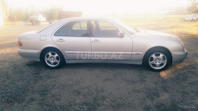 Mercedes E 200 2000, 202,000 km - 0.2 l - Masallı