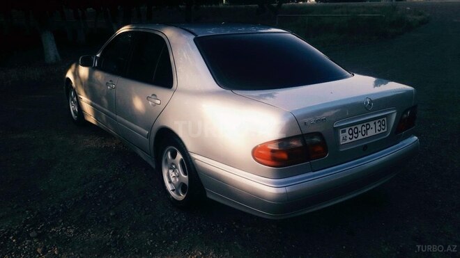 Mercedes E 200 2000, 202,000 km - 0.2 l - Masallı