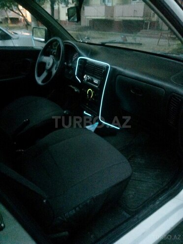 Volkswagen Polo 1995, 145,000 km - 1.8 l - Qəbələ