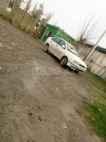 Volkswagen Polo 1995, 145,000 km - 1.8 l - Qəbələ