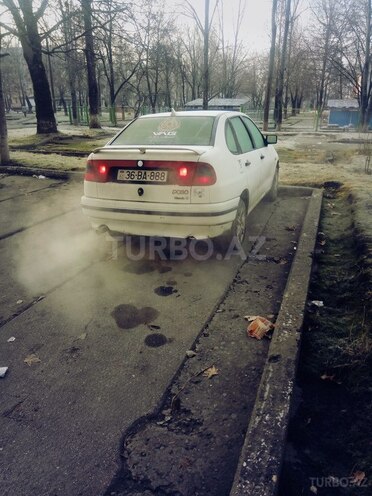 Volkswagen Polo 1995, 145,000 km - 1.8 l - Qəbələ