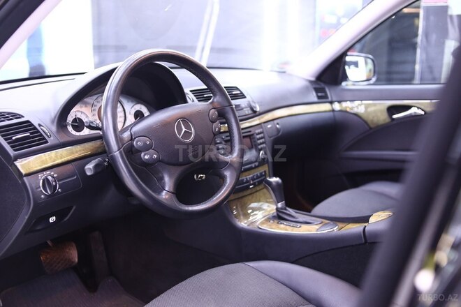 Mercedes E 220 2007, 249,000 km - 2.2 l - Bakı