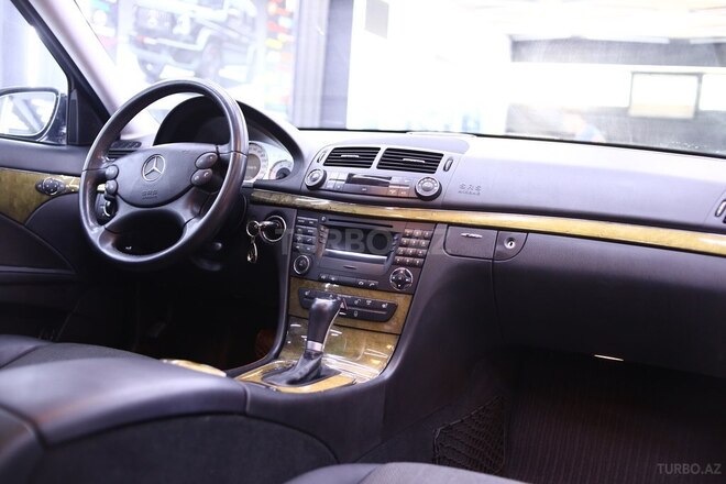 Mercedes E 220 2007, 249,000 km - 2.2 l - Bakı