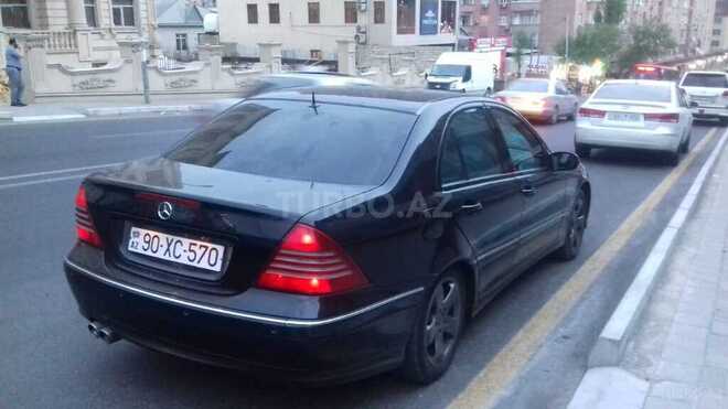 Mercedes C 320 2001, 230,000 km - 3.2 l - Bakı