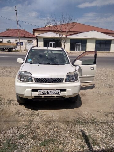 Nissan X-Trail 2001, 180,000 km - 2.0 л - Qusar