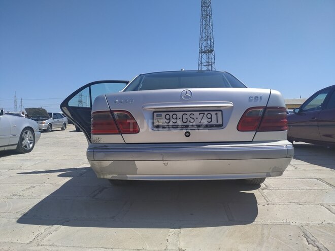 Mercedes E 220 2000, 650,000 km - 2.2 l - Sumqayıt