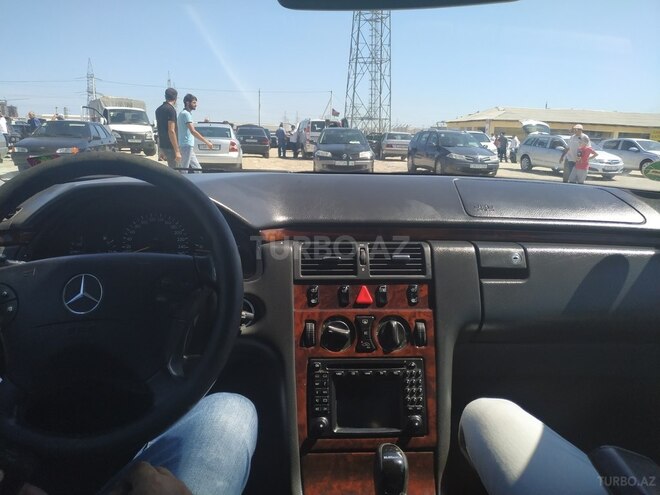 Mercedes E 220 2000, 650,000 km - 2.2 l - Sumqayıt