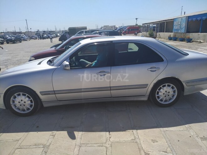 Mercedes E 220 2000, 650,000 km - 2.2 l - Sumqayıt