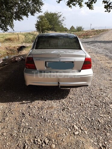 Opel Vectra 1999, 420,000 km - 1.8 l - Qazax