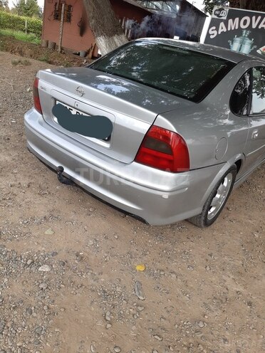Opel Vectra 1999, 420,000 km - 1.8 l - Qazax