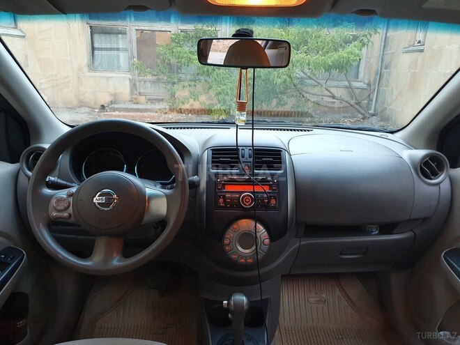 Nissan Sunny 2013, 180,000 km - 1.5 l - Bakı