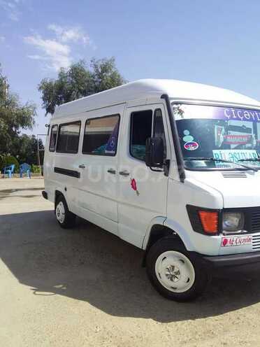 Mercedes 208 D 1994, 320,000 km - 2.3 l - Biləsuvar