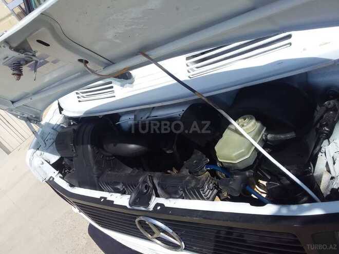Mercedes 208 D 1994, 320,000 km - 2.3 l - Biləsuvar