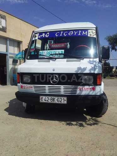 Mercedes 208 D 1994, 320,000 km - 2.3 l - Biləsuvar