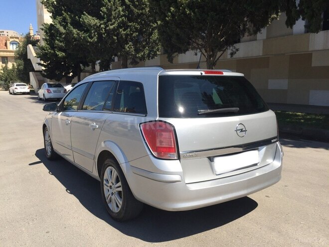 Opel Astra 2009, 200,000 km - 1.9 l - Bakı