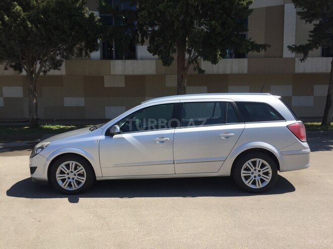 Opel Astra 2009, 200,000 km - 1.9 l - Bakı
