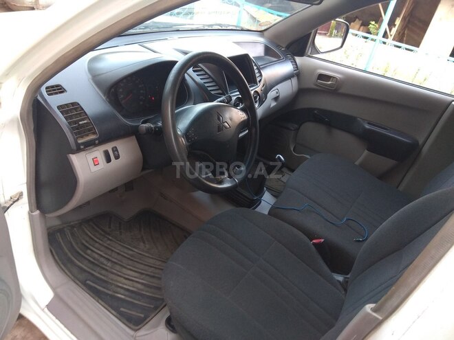 Mitsubishi L200 2009, 220,540 km - 2.5 l - Masallı