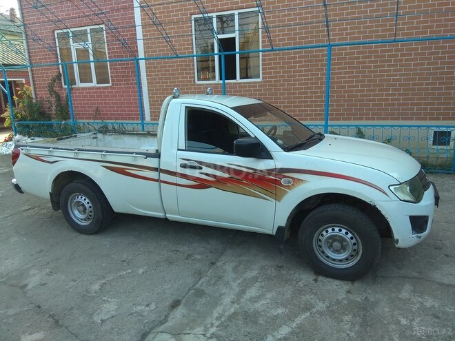 Mitsubishi L200 2009, 220,540 km - 2.5 l - Masallı