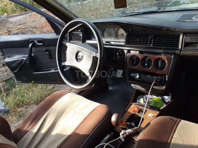 Mercedes 190 1989, 653,750 km - 2.0 l - Yardımlı