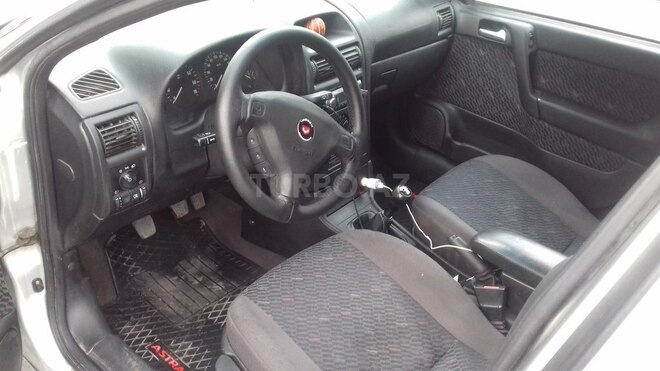 Opel Vectra 2001, 298,000 km - 1.6 l - Bakı