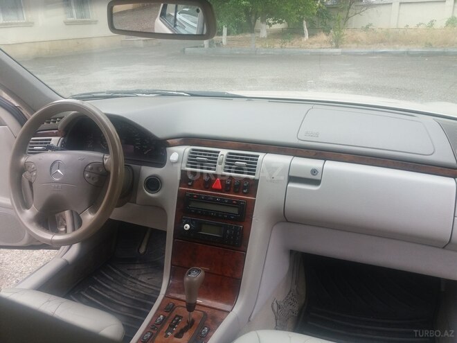 Mercedes E 320 2000, 257,000 km - 3.2 l - Sumqayıt