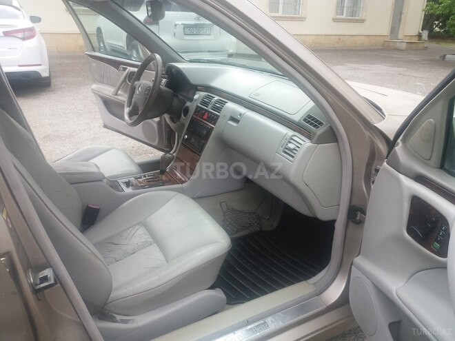 Mercedes E 320 2000, 257,000 km - 3.2 l - Sumqayıt