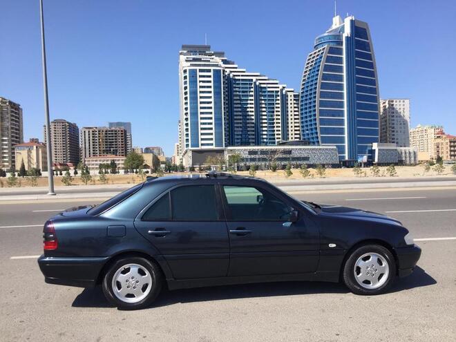 Mercedes C 220 2000, 246,300 km - 2.2 l - Bakı
