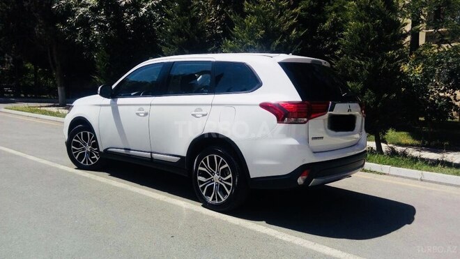 Mitsubishi Outlander 2016, 33,865 km - 2.4 л - Bakı