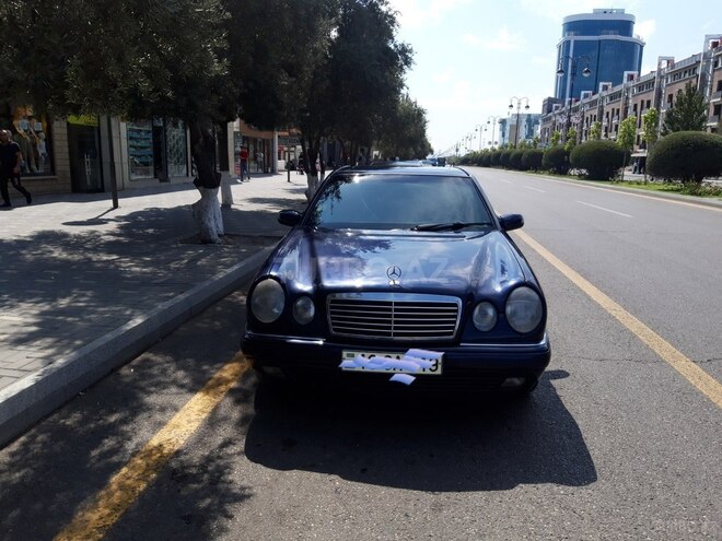 Mercedes E 280 1999, 282,000 km - 2.8 l - Sumqayıt