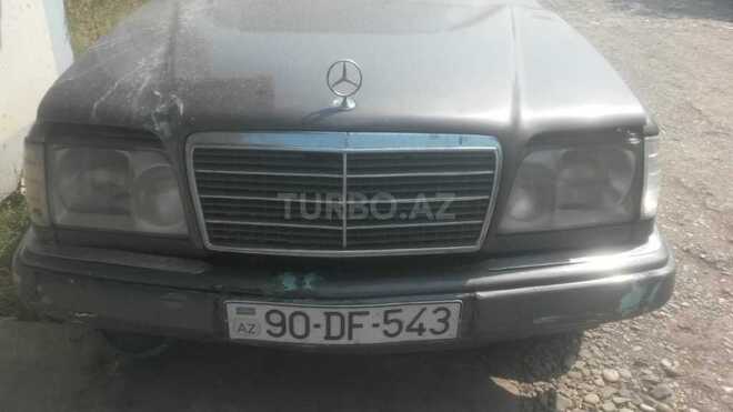 Mercedes E 220 1994, 500,000 km - 2.2 l - Quba
