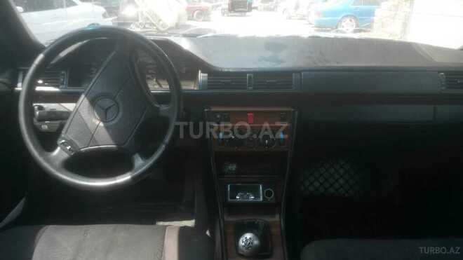 Mercedes E 220 1994, 500,000 km - 2.2 l - Quba