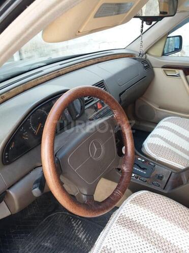 Mercedes C 220 1995, 266,000 km - 2.2 л - Bakı