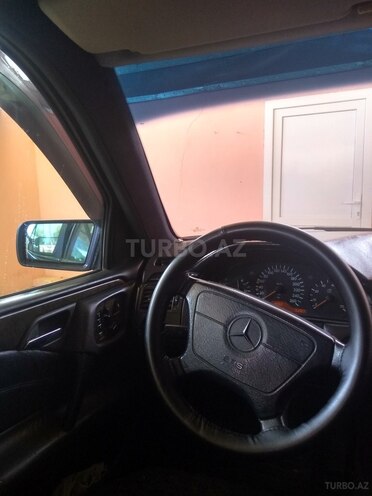 Mercedes E 280 1998, 445,000 km - 2.8 л - Salyan