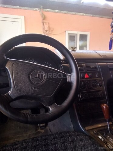 Mercedes E 280 1998, 445,000 km - 2.8 л - Salyan