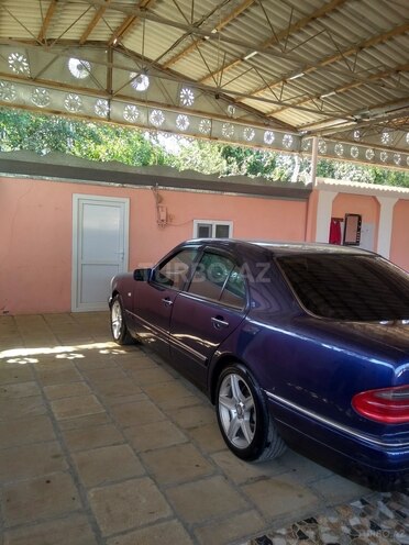 Mercedes E 280 1998, 445,000 km - 2.8 л - Salyan