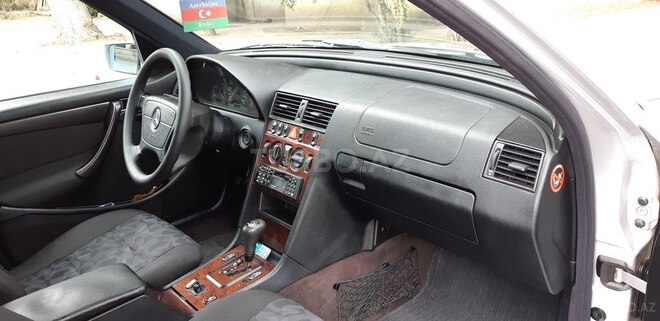 Mercedes C 220 2000, 250,483 km - 2.2 л - Bakı